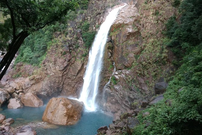 A Walk in the Clouds - Walking Holiday in Khasi Hills, Meghalaya, India - Caves and Waterfalls Exploration