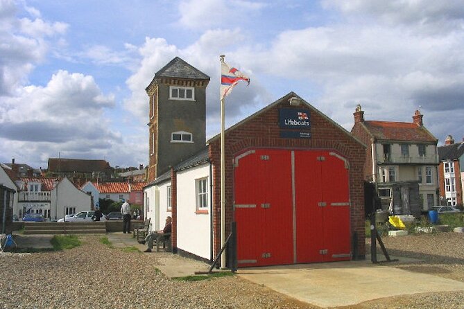 Aldeburgh: A Self-Guided Audio Tour of the Historical Seaside Town - Audio Tour Features