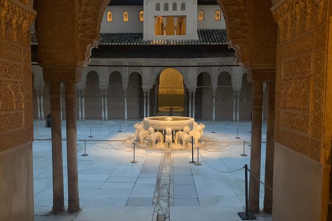 Alhambra: Night Visit to Nasrid Palaces - Positive Reviews and Highlights