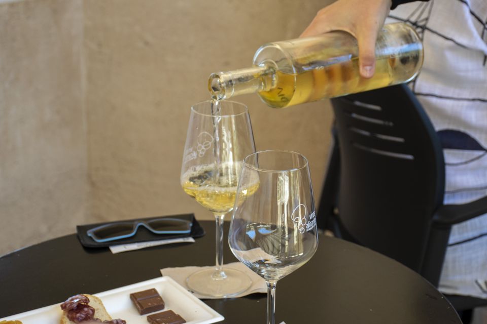 Alicante: Santa Bárbara Castle Wine Tasting With Cold Cuts - Languages and Accessibility Information