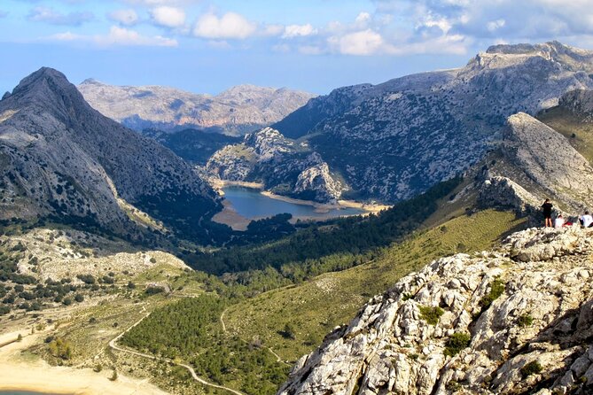 Alpine Hiking Tour in Winter Mallorca - Tour Experience