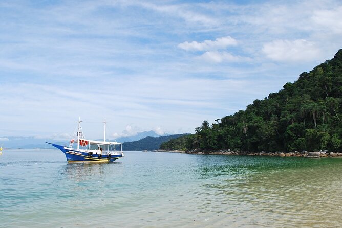 Angra Dos Reis and Ilha Grande Tour From Rio With Boat Ride and Lunch - Onboard Lunch Experience