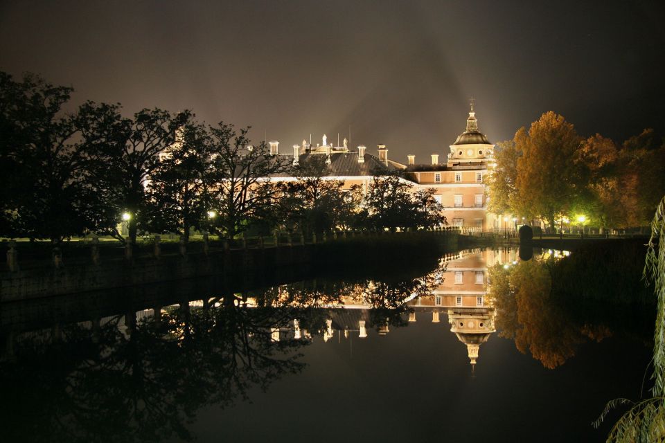 Aranjuez: Mystery and Legends Guided Nighttime Walking Tour - Experience