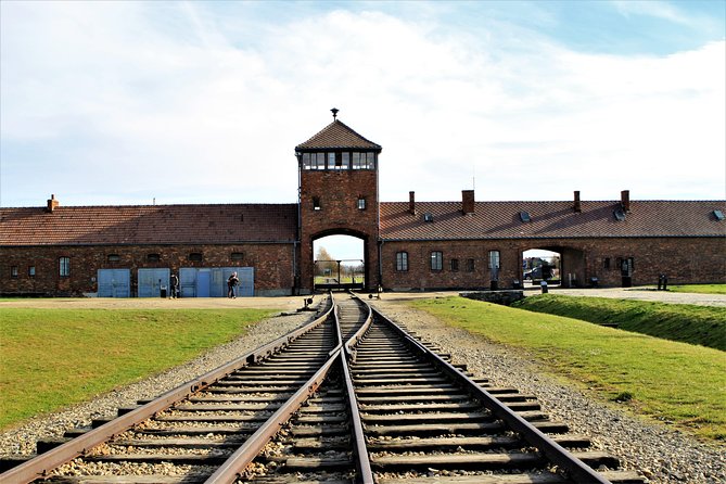 Auschwitz Birkenau English Guided Tour From Krakow - Background