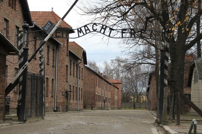 Auschwitz & Cracow From Warsaw Heartbreaking Tour With Pick up - Customer Reviews