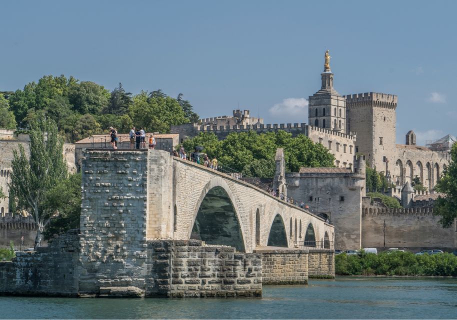 Avignon Scavenger Hunt and Sights Self-Guided Tour - Tour Experience