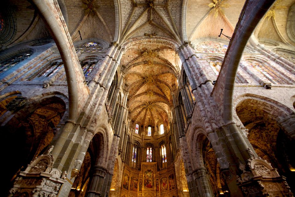 Ávila: Private Tour of Old Town and Basilica of San Vicente - Architectural Wonders