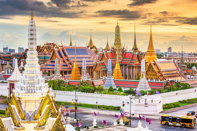 Bangkok By Day: Grand Palace, Wat Pho and Wat Arun by Tuk Tuk - Unveiling Wat Aruns Beauty