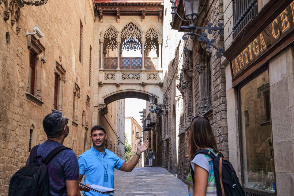 Barcelona: Gothic Quarter Guided Tour With Flamenco & Tapas - Tour Highlights