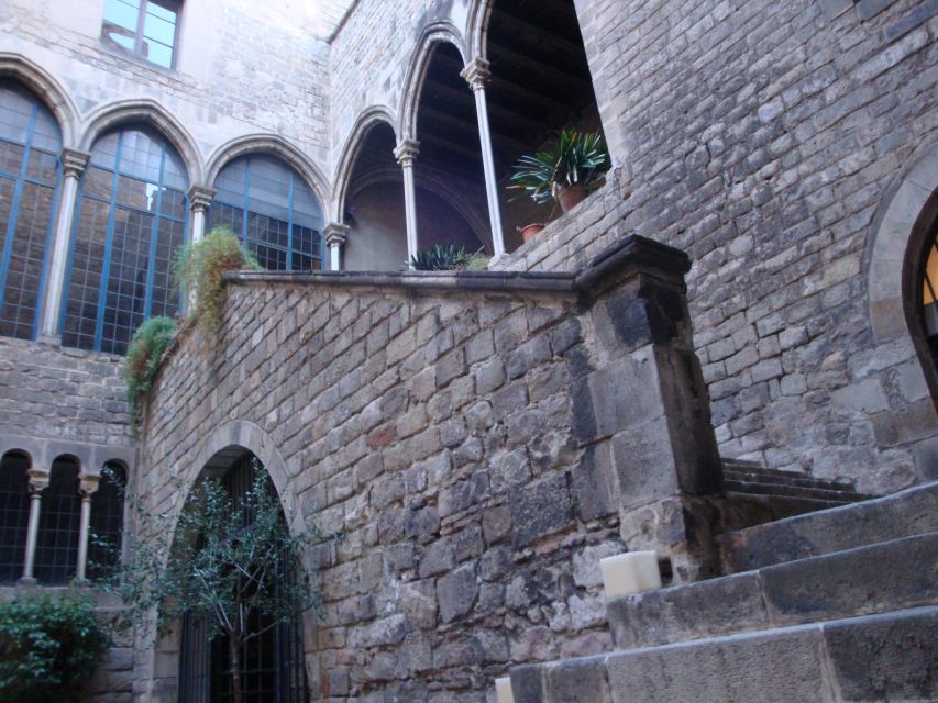 Barcelona: Gothic Quarter Walking Tour - Starting and Finish Locations