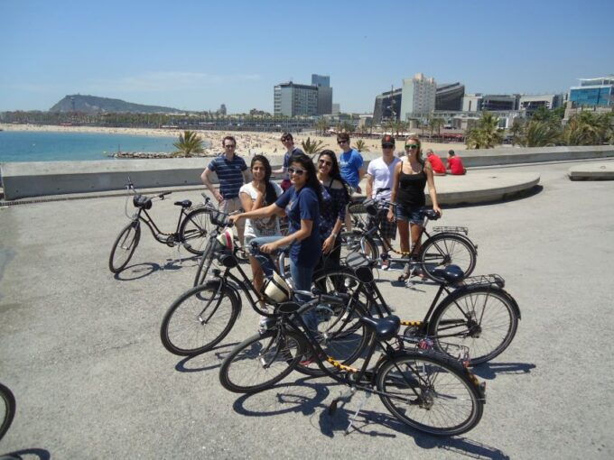 Barcelona Highlights Bike Tour: Cycle Along the Beach! - Tour Experience