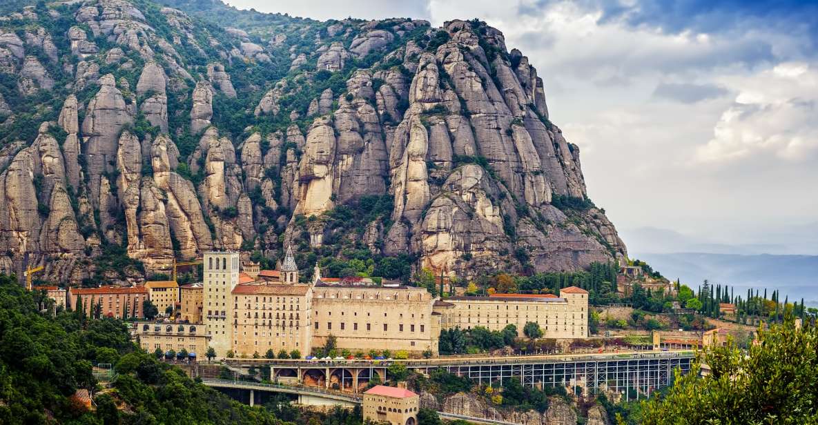 Barcelona: Montserrat Tour With Lunch & Wine Tasting Option - Wine Tasting and Lunch Upgrade