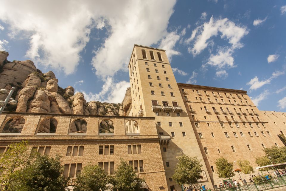 Barcelona: Montserrat With Winery Visit and Farmhouse Lunch - Important Information
