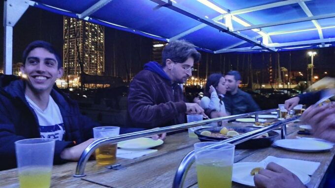 Barcelona: Private Evening Cruise With Dinner and Drinks - Important Information