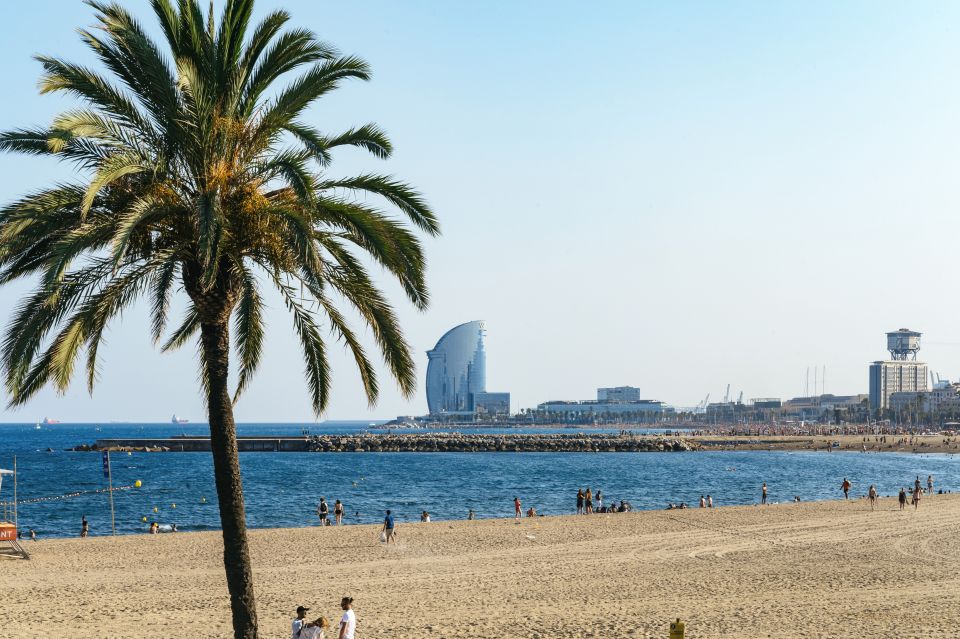 Barcelona: Sagrada Familia & City Sights Bike or E-Bike Tour - Explore Gaudis Architectural Wonders