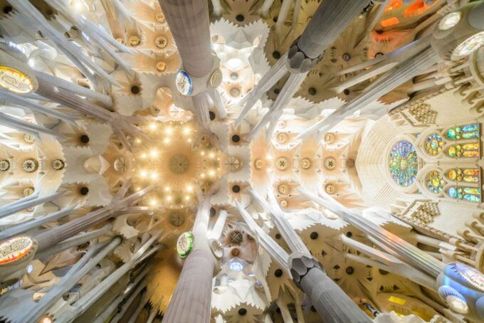 Barcelona: Sagrada Familia Fast-Track Guided Tour - Sagrada Familia Tour Highlights