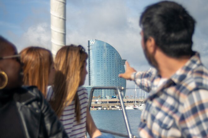 Barcelona Sightseeing Sailing With Multilingual Local Guide - Highlights of Barcelona Landmarks
