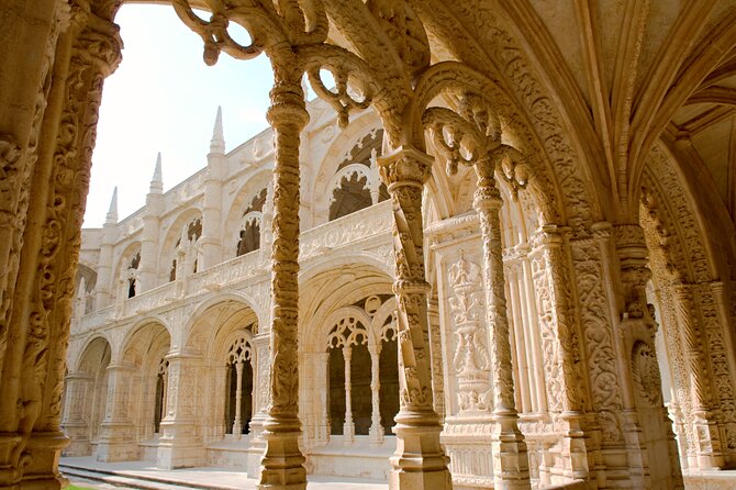 Belem Private Day Trip: Traditional Lunch and Historic Landmarks - Historic Landmarks Exploration