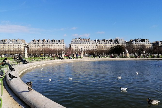 Best of Paris Private Walking Tour for Kids & Families - Kid-Friendly Stops and Attractions