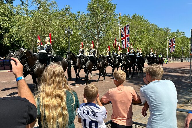 Best of Royal London Private Tour for Kids and Families - Interactive Learning Experiences for Children