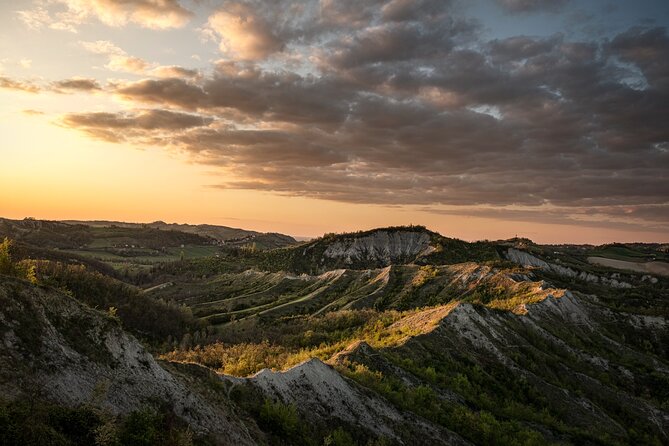 Bologna Surroundings Photo Tour: Rolling Hills and Badlands - Scenic Locations