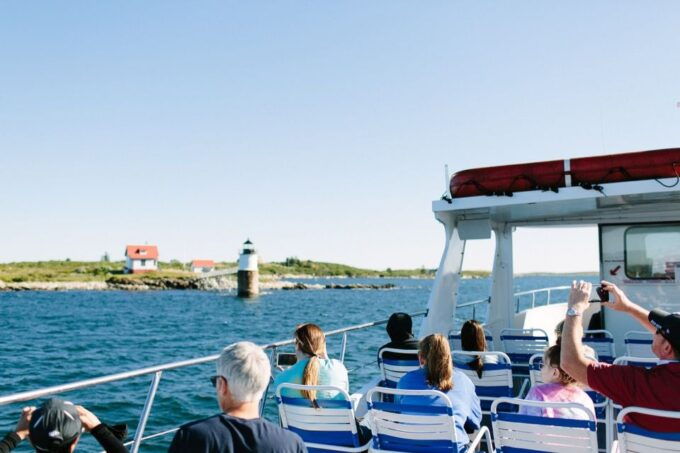 Boothbay Harbor Cruise: Lighthouses, Lobster Haul, and Seals - Tour Description