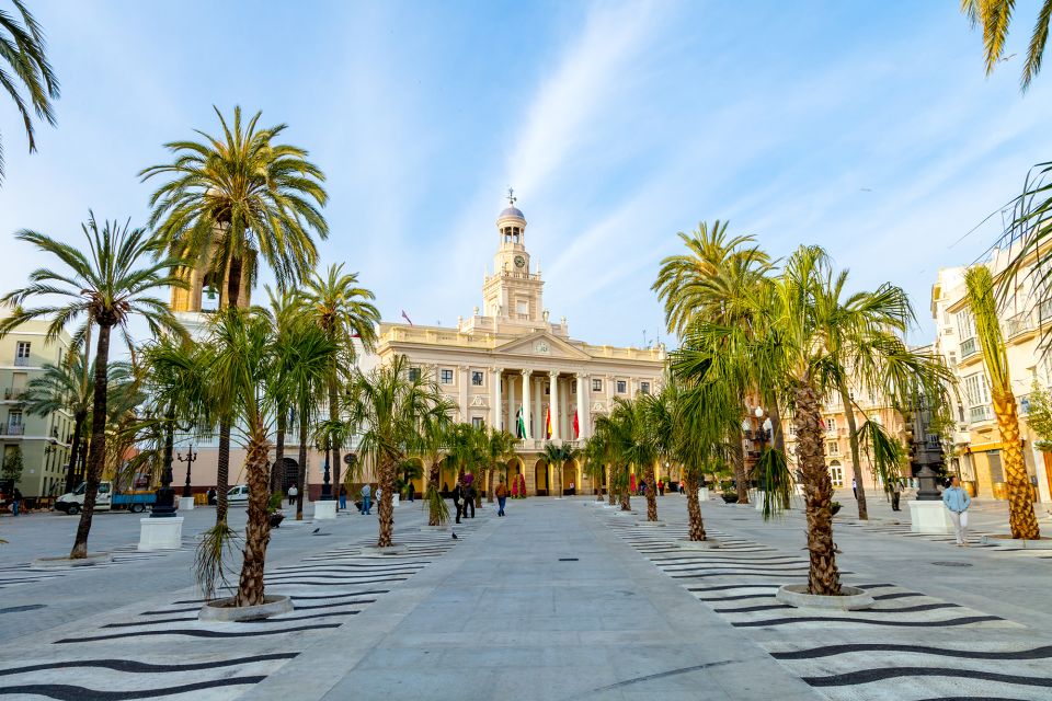 Cadiz: Mysteries and Crimes Walking Tour With Souvenir - Intriguing Stories and Legends