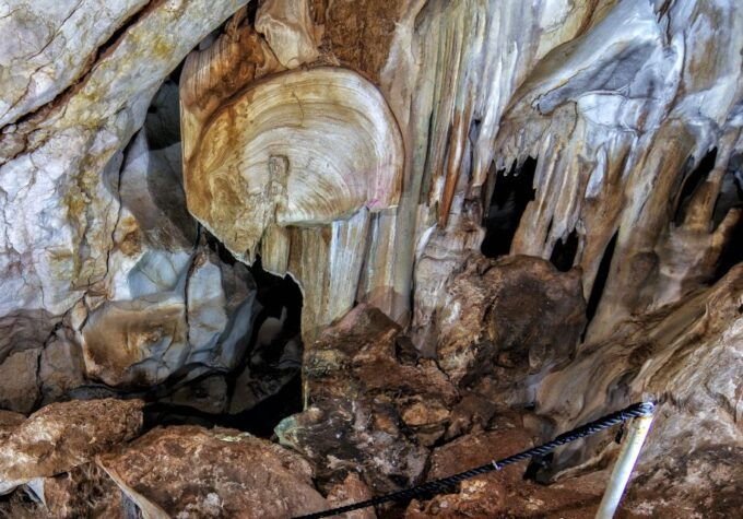 Calasparra: Cueva Del Puerto Entry Ticket With Guided Tour - Cancellation Policy and Language