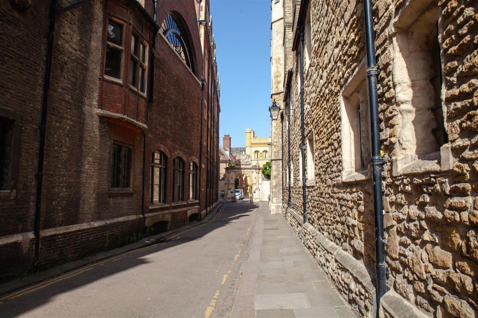 Cambridge: 2-Hour Private University Walking Tour - Tour Description and Inclusions