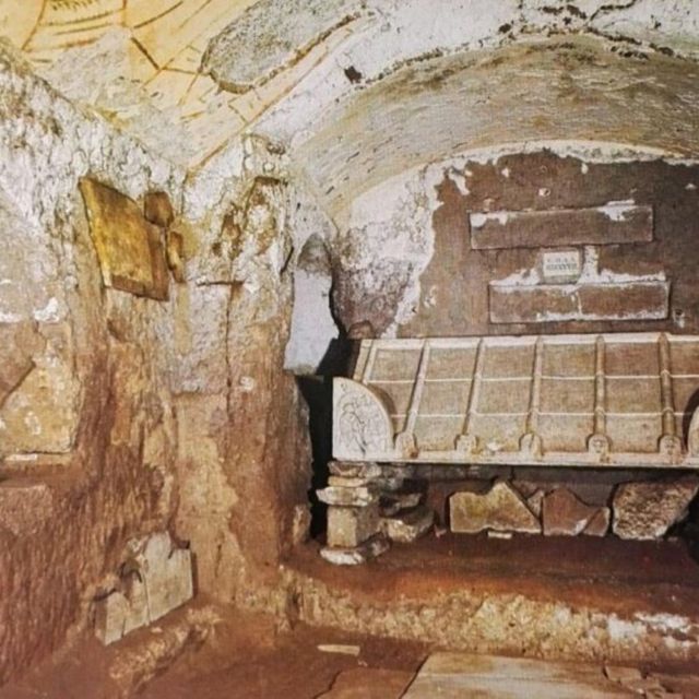 Catacombs and Villa DEste Tivoli Private Tour - Explore the Catacombs Experience