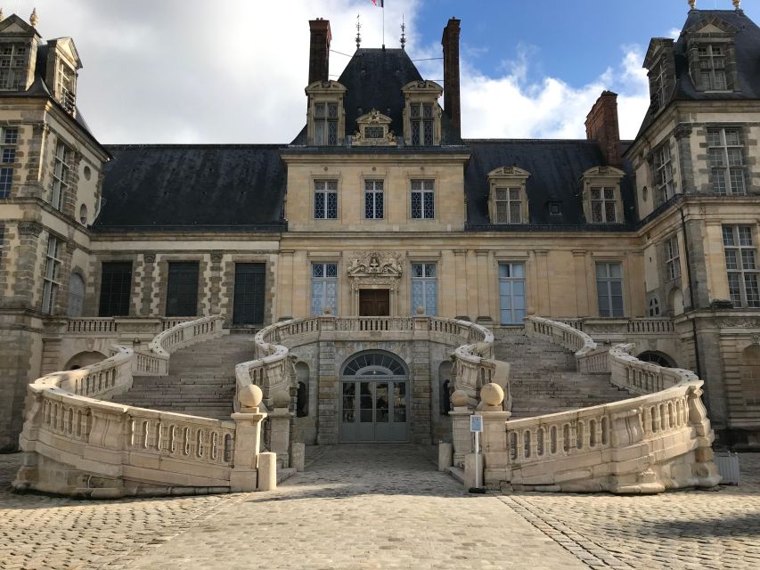 Château Fontainebleau English Semi-Private Guided Tour Max 6 - Starting Location Details