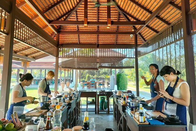 Chiang Mai Organic Farm Thai Cooking Class - Weather and Minimum Traveler Considerations