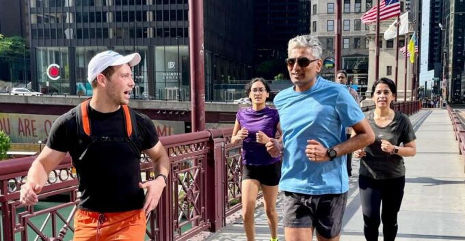 Chicago: Downtown Highlights Running Tour - Experience Highlights