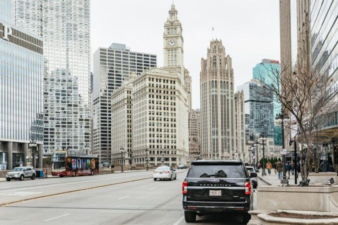 Chicago: Gangsters and Ghosts Guided Walking Tour - Tour Description