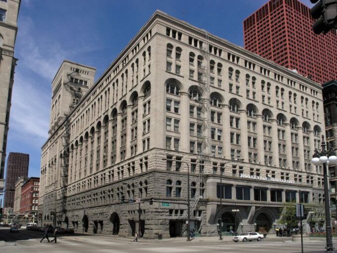 Chicago: Historic Skyscrapers Guided Walking Tour - Booking and Logistics