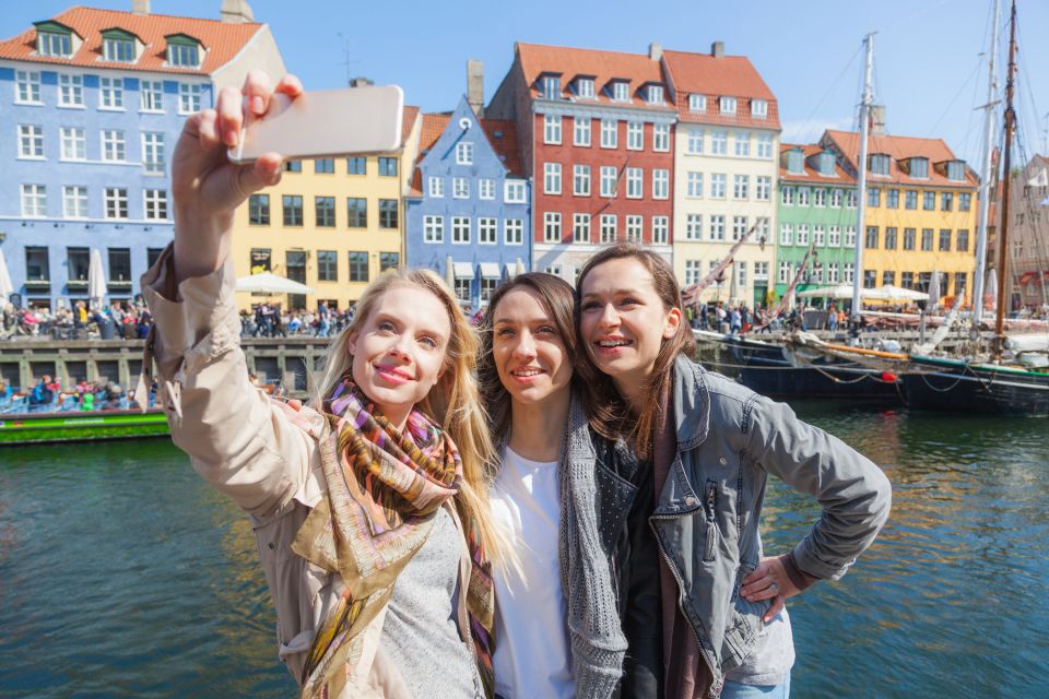 Copenhagen: Highlights & Secrets Private Walking Tour - Tour Experience