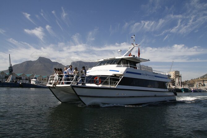 Cruise and Dine Lunch / Cape Town: Coastal Motor Cruise and 2-Course Lunch - Meeting and Pickup