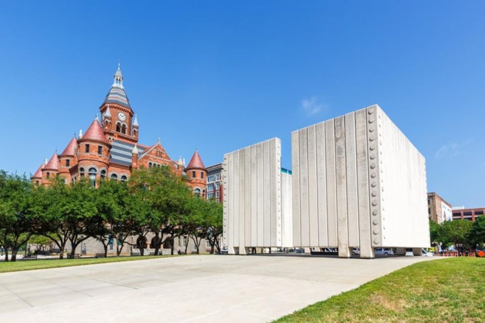 Dallas: Walk JFK Memorial, City Hall, and Reunion Tower Tour - Full Tour Description