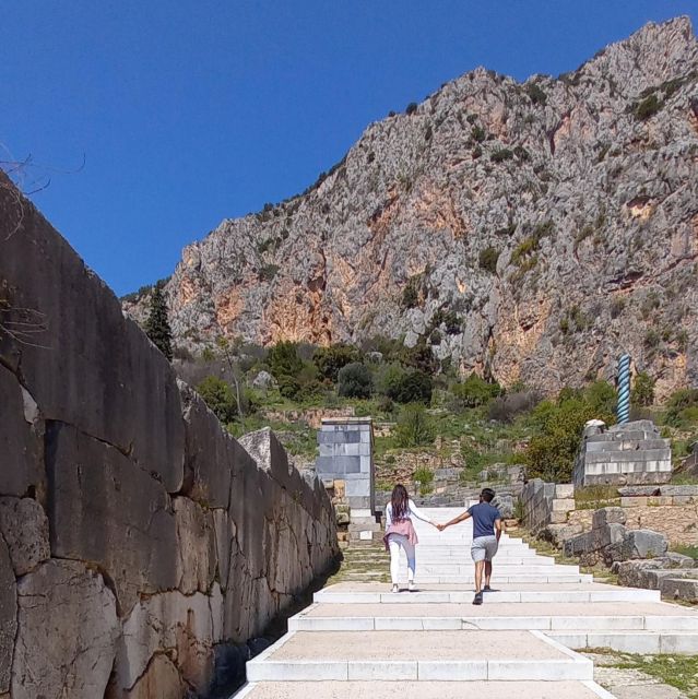 Delphi and Monastery of Hosios Loukas Family Day Tour - Highlights