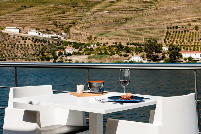 Douro Luxury - Douro Private Cruise With Premium Winery and Restaurant - Premium Winery Visit