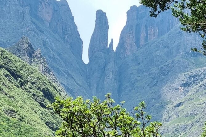 Drakensberg Mountains. Tugela Gorge and Amphitheater Hike - Inclusions