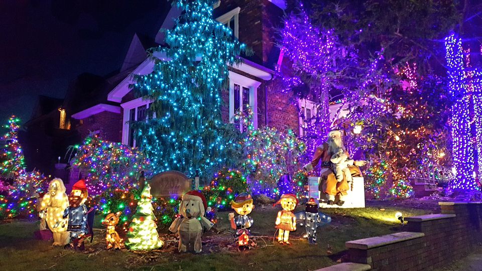 Dyker Heights Holiday Lights - Tour Highlights