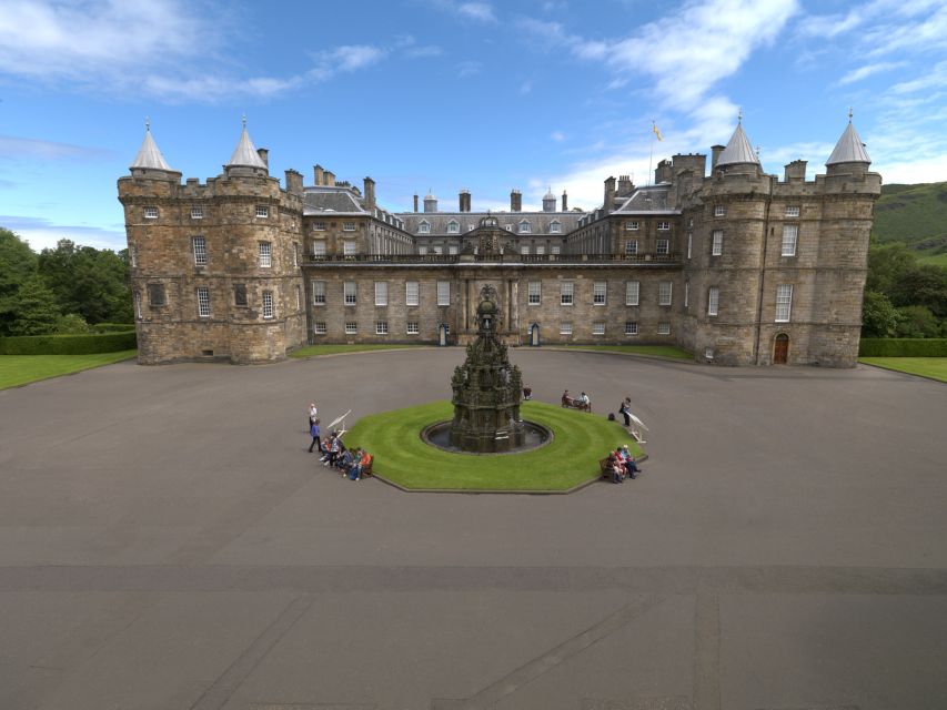 Edinburgh: Palace of Holyroodhouse Entry Ticket - Visitor Experience
