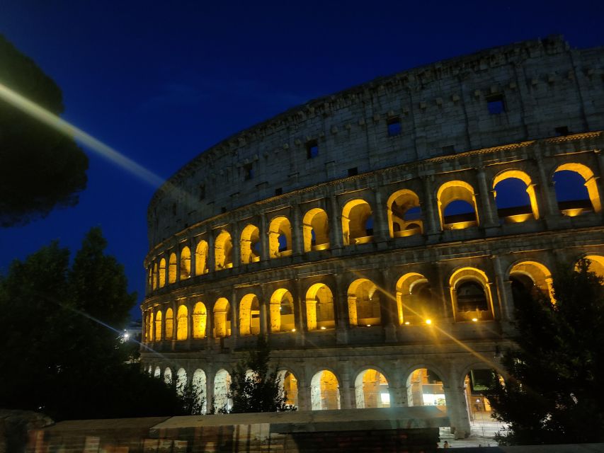 Elegant Rome by Night Tour and Dinner in a Local Restaurant - Itinerary