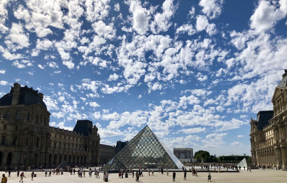 Emily in Paris Guided Walking Tour - Language Options