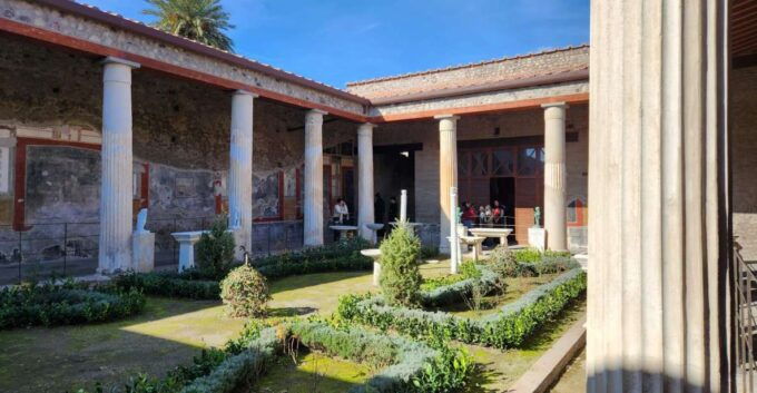 Explore the Archeological Site of Pompeii - Highlights of the Tour