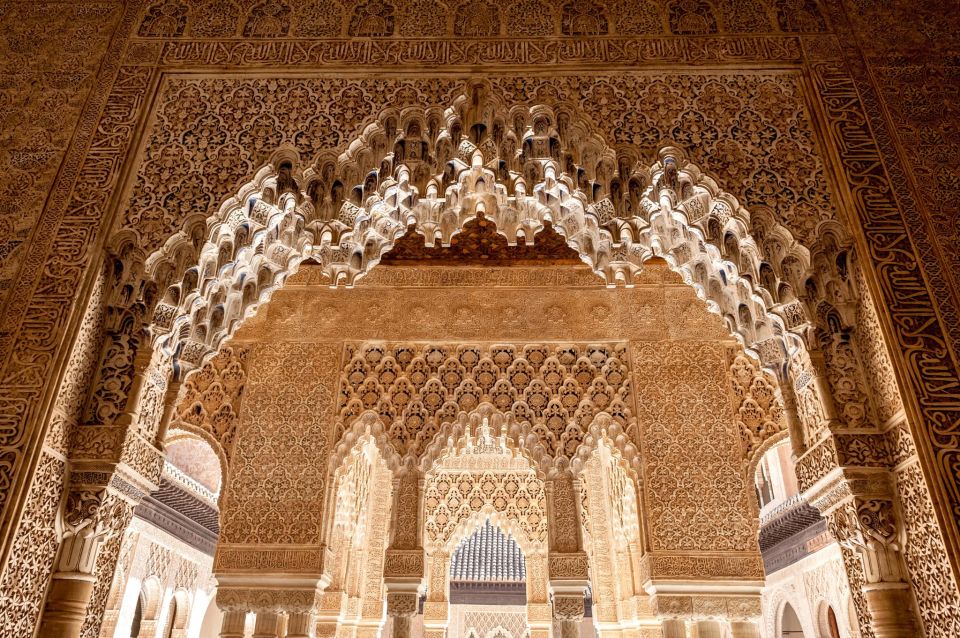 Fast-Track Alhambra & Nasrid Palaces Guided Tour - Customer Reviews
