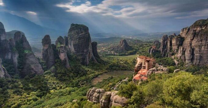 From Athens: 2-Day Delphi, Meteora, and Thermopylae Tour - Important Information