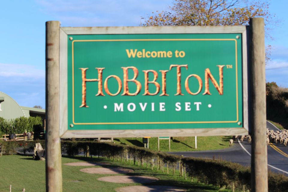 From Auckland: Hobbiton & Rotorua Tour With Lunch at Te Puia - Tour Highlights
