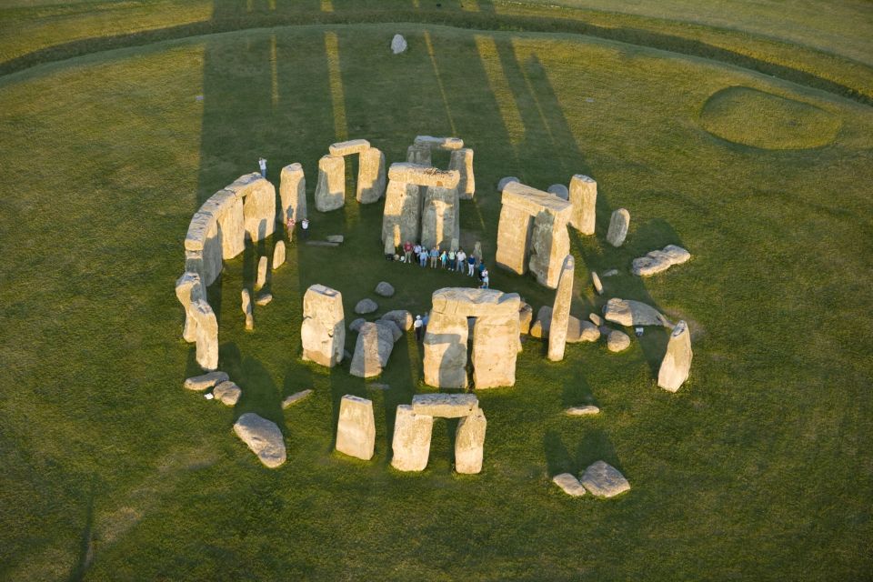 From Brighton: Stonehenge and Bath Full-Day Trip - Sightseeing Experience